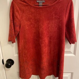 DEEP RUST/PUMPKIN COLORED SHORT SLEEVE LASER CUT-OUT TOP